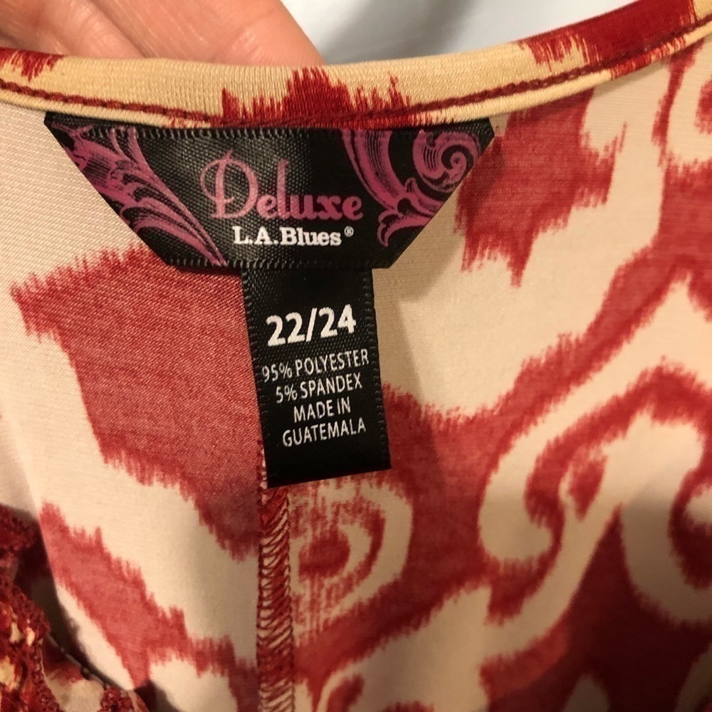 Deluxe L.A. Blues size 22/24 sleeveless top. Soft slinky material - Picture 7 of 11